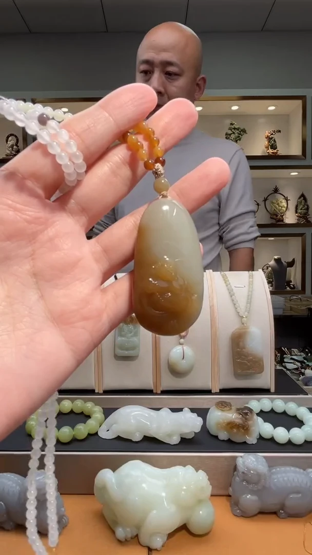 颈饰未镶嵌和田玉苏