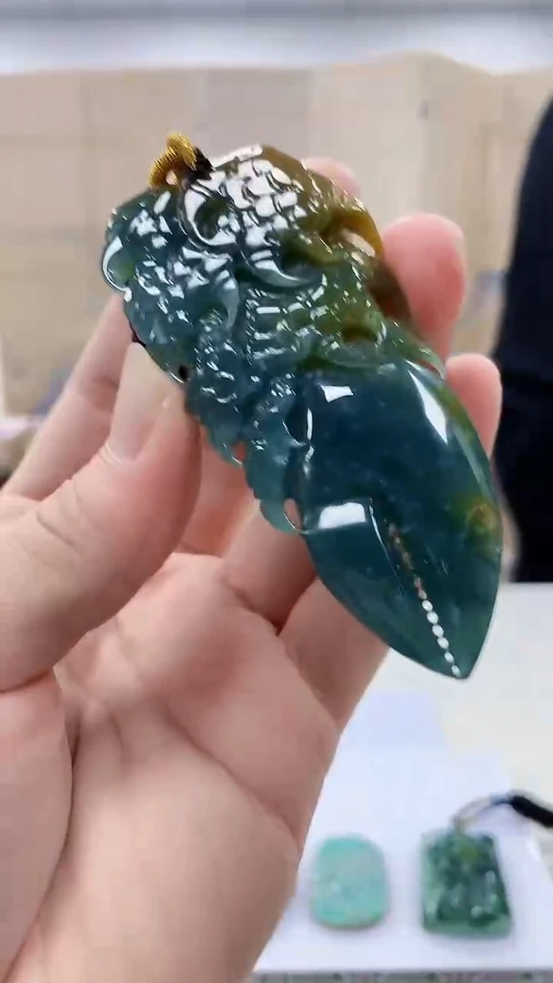 【闪购商品】定制翡翠未镶嵌4917bb-毛货挂件95