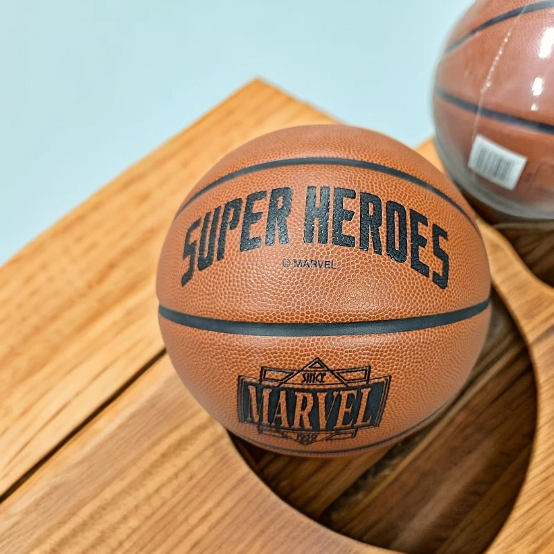 运动户外联名系列7号球篮球B56