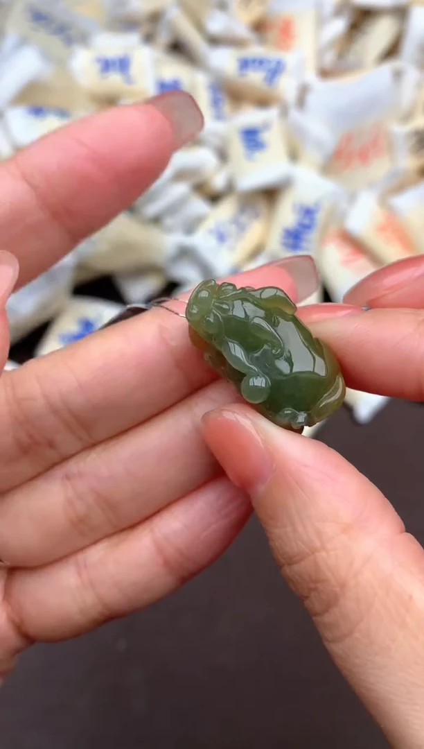 未镶嵌挂件翡翠一
