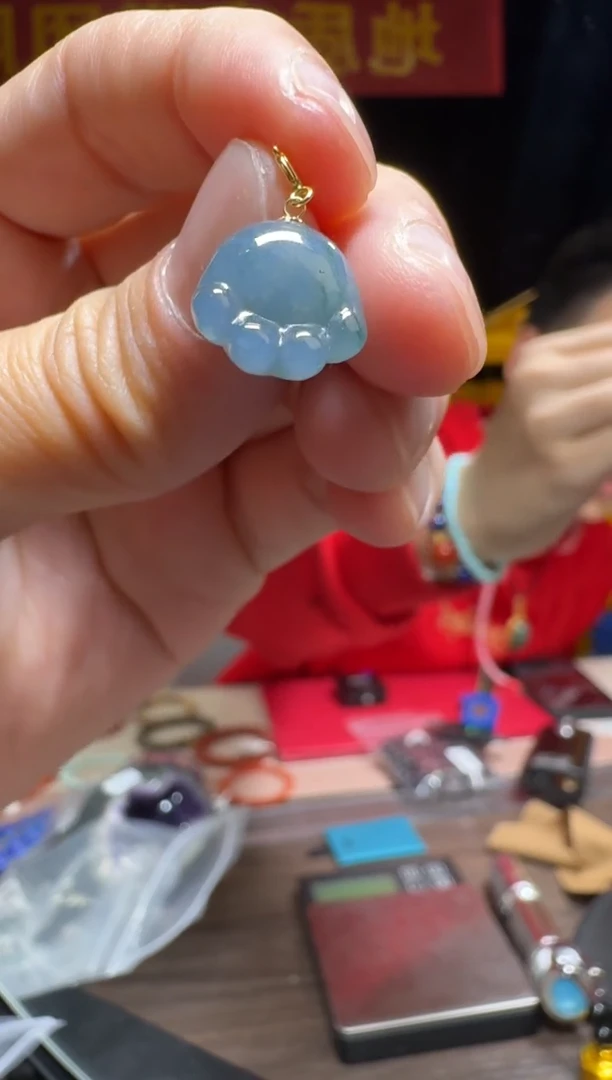 【闪购商品】翡翠吊坠(不含链)18K金镶嵌危地马拉蓝水翡翠猫爪吊坠