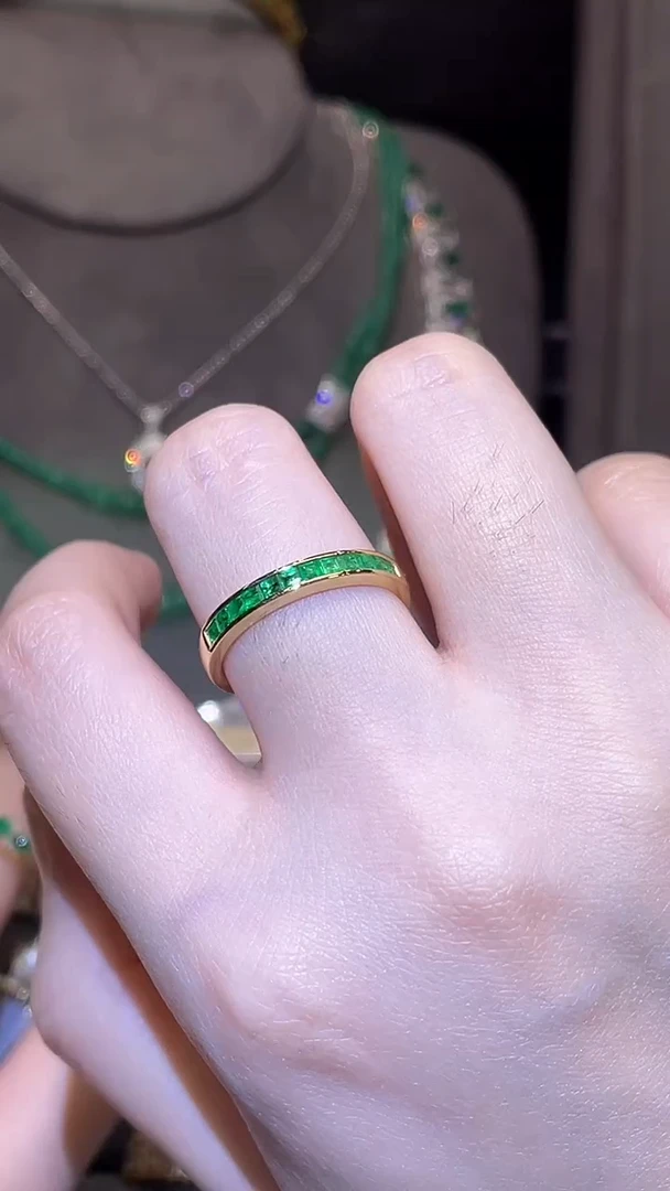祖母绿戒指18K金镶嵌赞比亚0.45ct
