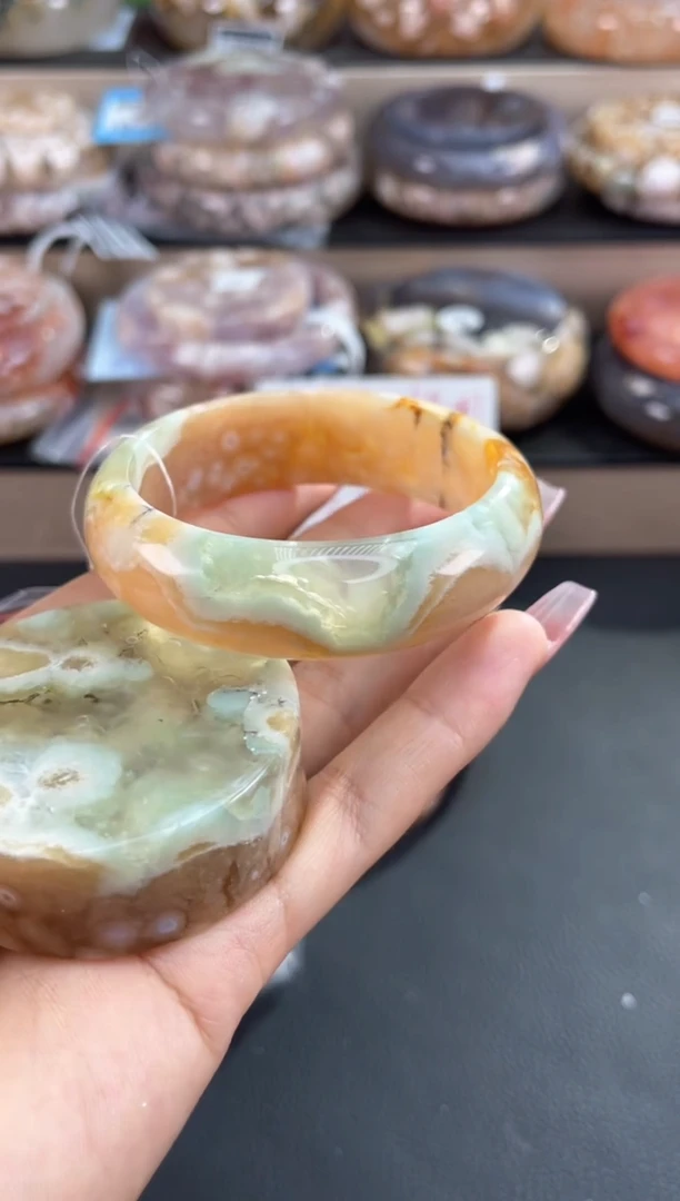 未镶嵌手镯石英质玉53