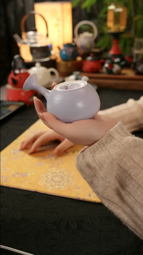 青云茶斋紫色侧把壶