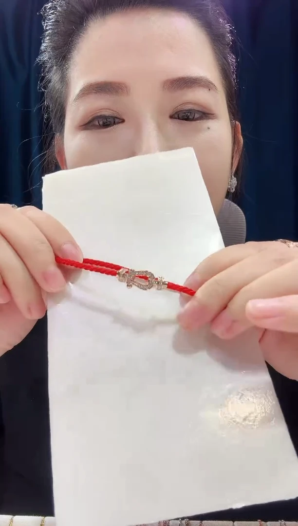 手绳18K金镶嵌钻石马蹄手绳