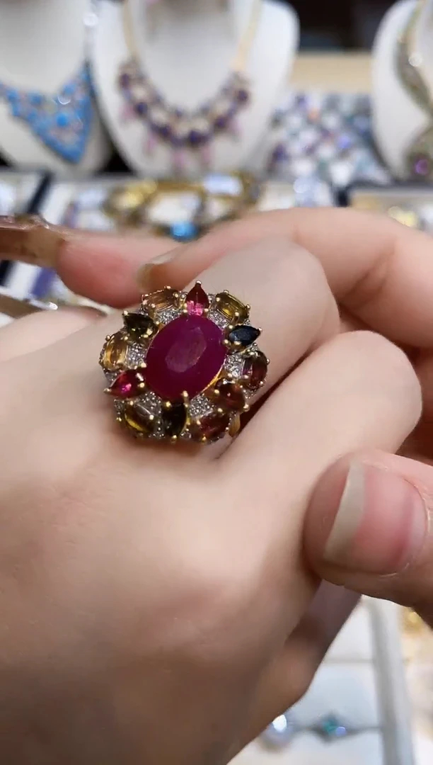 银S925镶嵌戒指红宝石楚楚珠宝国外场，48小时鉴赏期