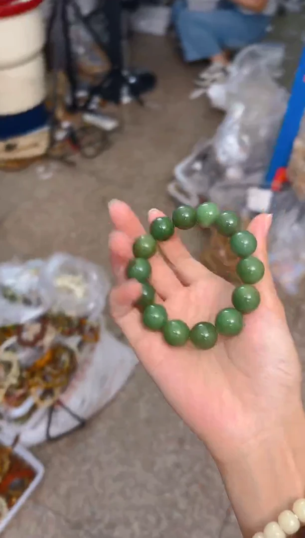 吊坠菩提根/象牙果帝王绿单圈手串