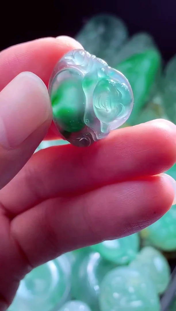 未镶嵌定制翡翠银**?翡翠毛货定制