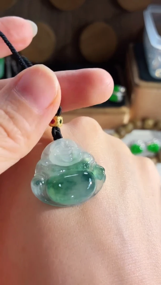 翡翠未镶嵌颈饰吊坠