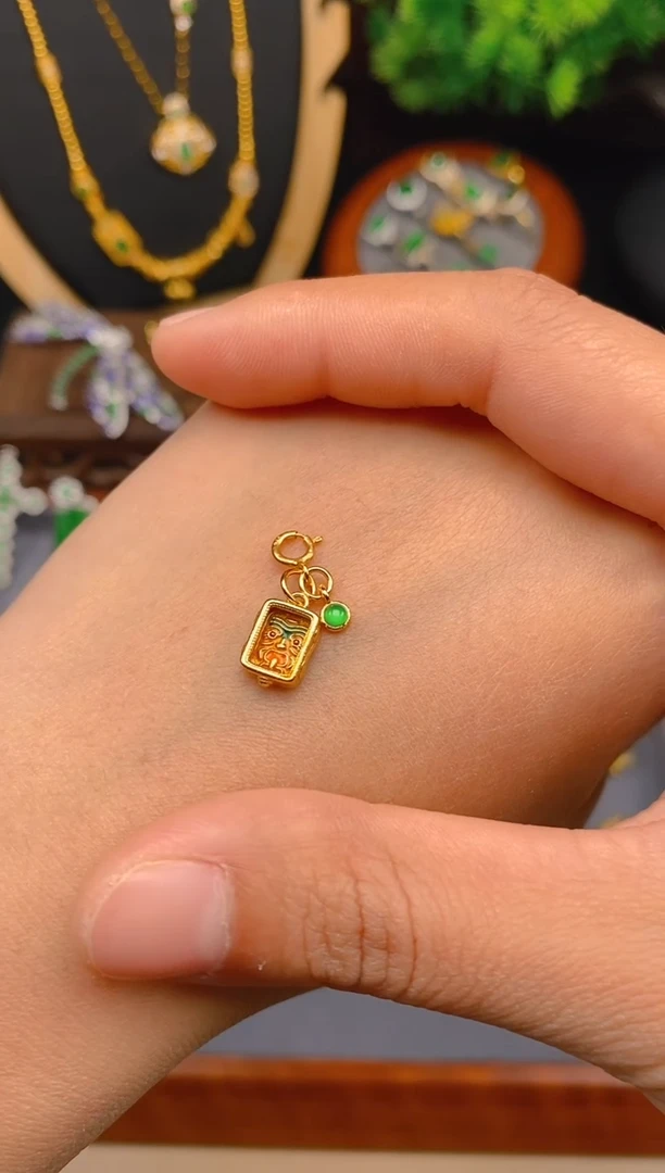 【闪购商品】翡翠吊坠(不含链)银S925镶嵌扎吉拉母（多样性发其一）