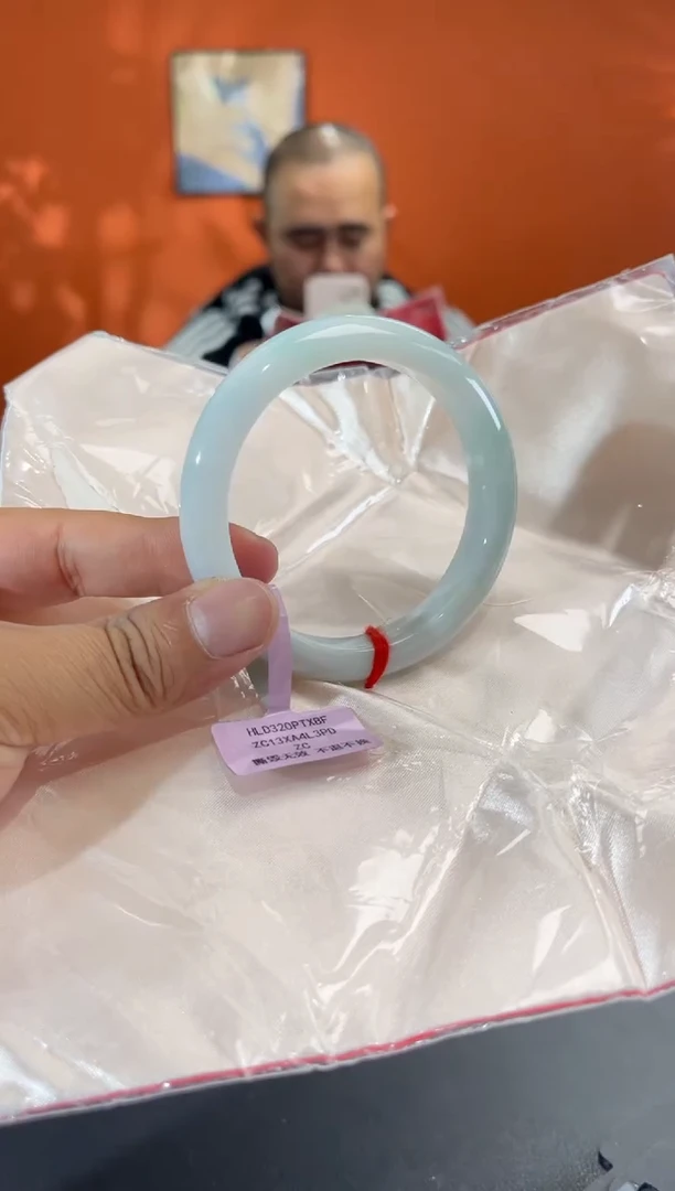 未镶嵌手镯翡翠12         圈口59