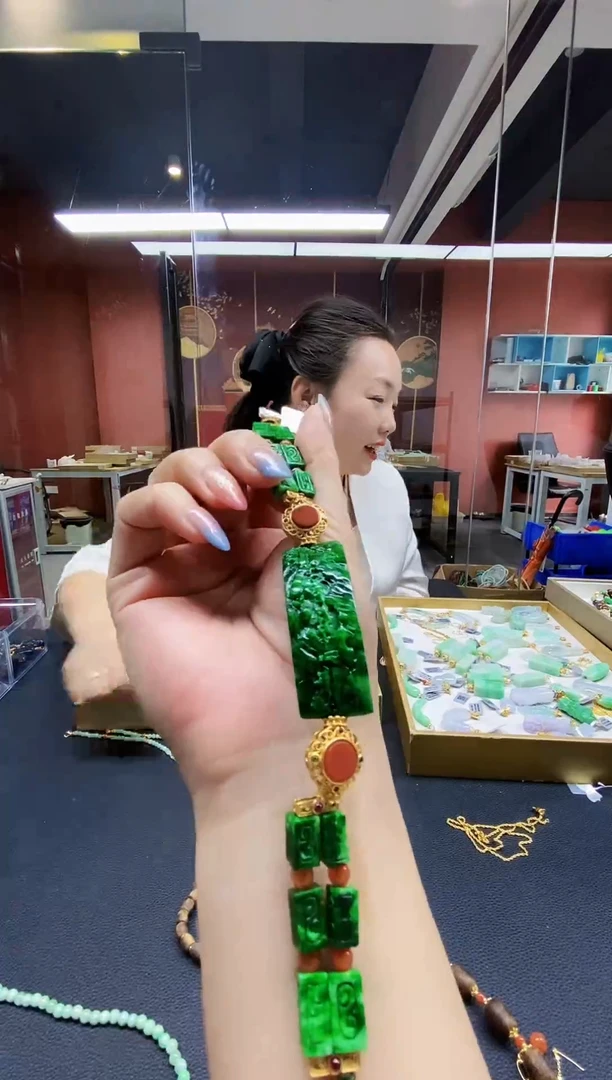 颈饰未镶嵌翡翠翡翠手牌