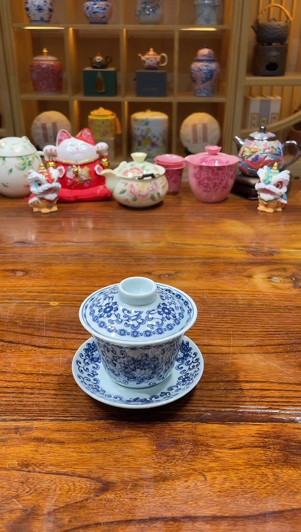 瓷片三才盖碗缠枝莲