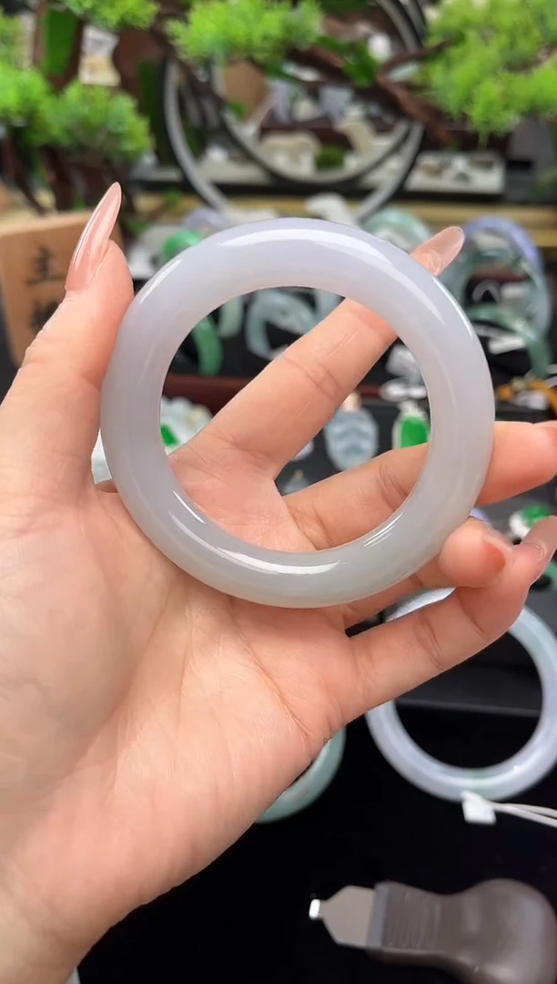 未镶嵌手镯翡翠手镯