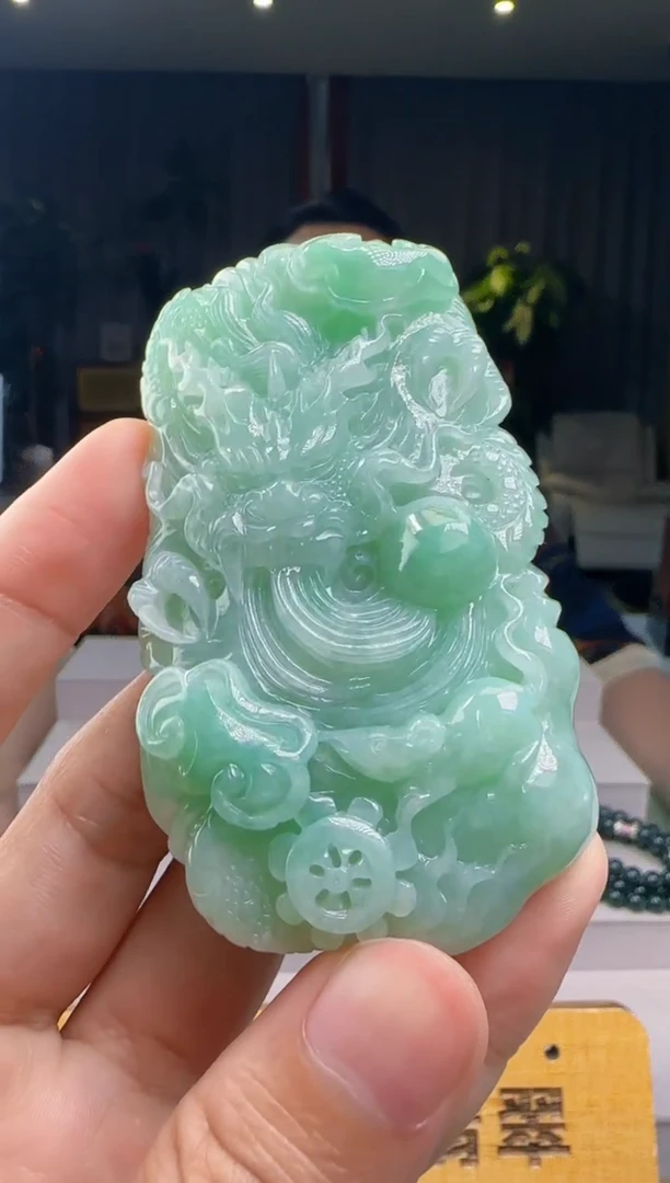 翡翠未镶嵌颈饰XM@@960Q7J03870