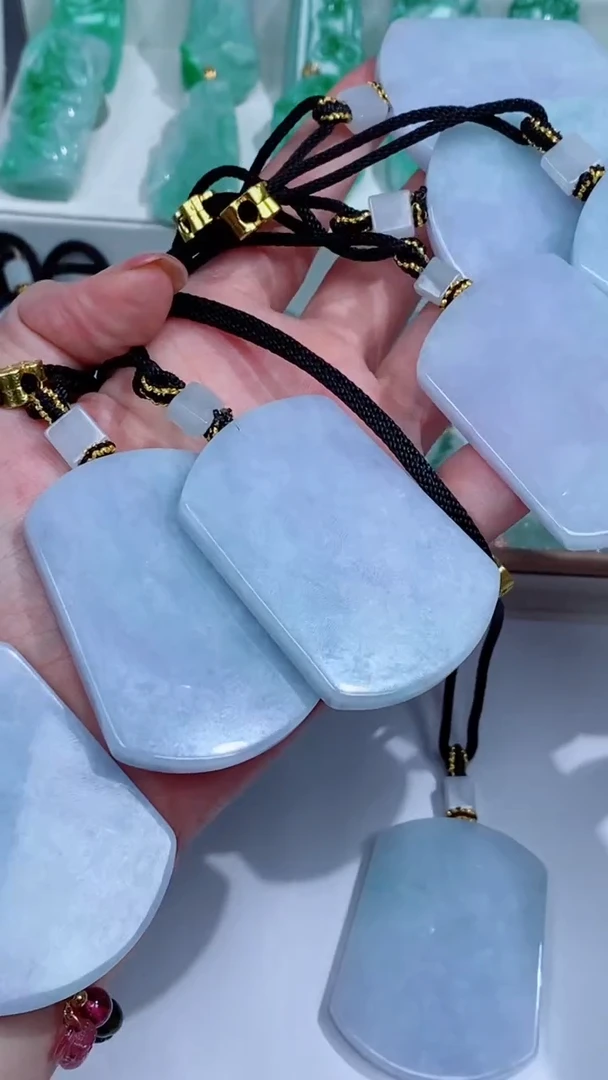 翡翠未镶嵌颈饰吊坠团购多样性发一件