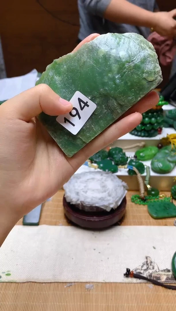 未镶嵌和田玉（碧玉）珠宝半成品1