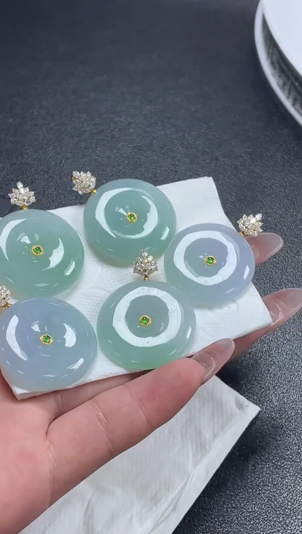 18K金镶嵌定制翡翠DDJ47190/多样性发一件