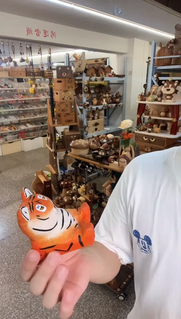 木木雕老虎手机支架