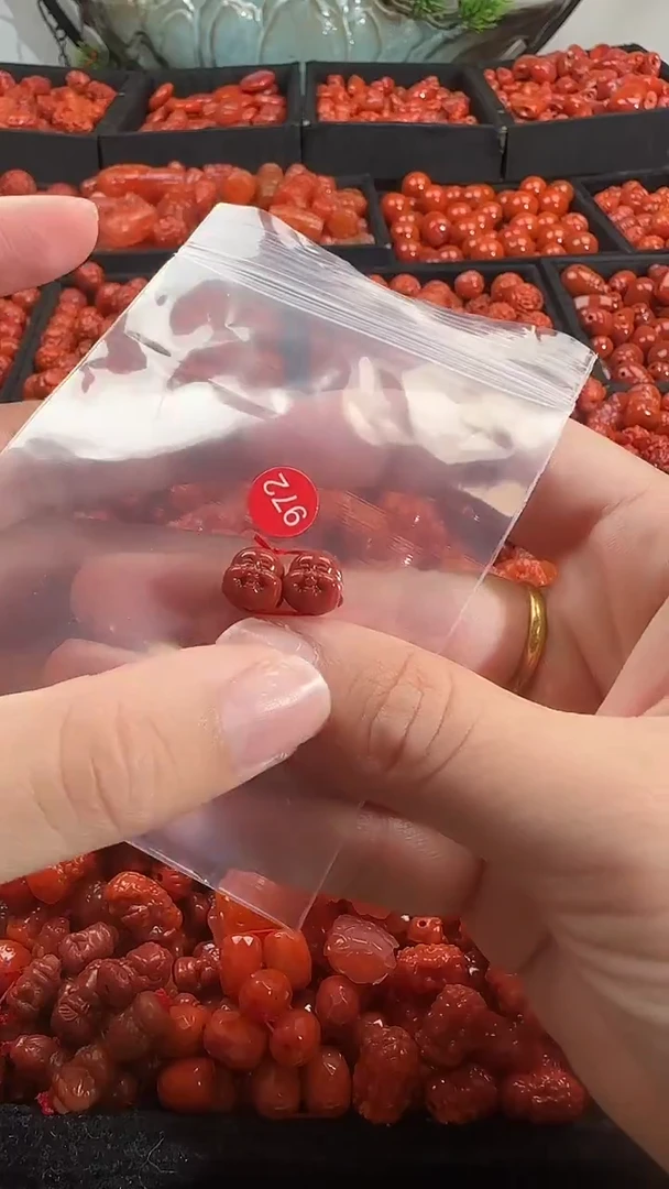 颈饰未镶嵌南红玛瑙1