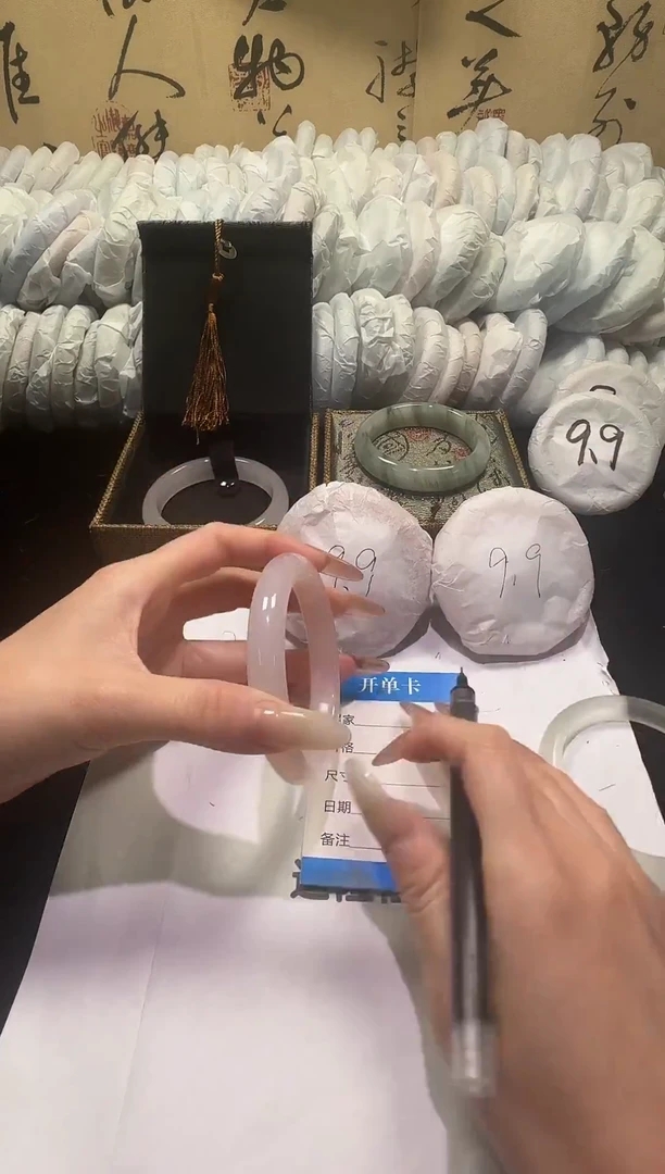 非金属仿水晶渐变粉精美手镯
