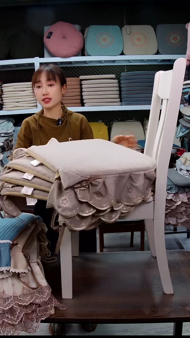 布花朵刺绣小圆：咖色4个