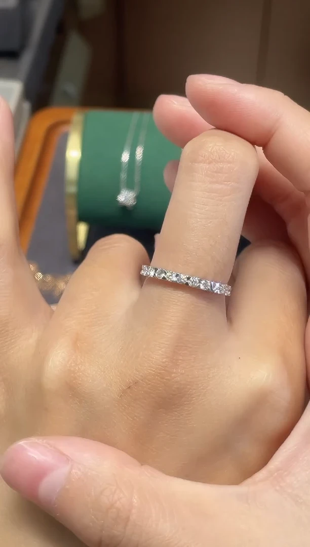 【闪购商品】钻石戒指18K金镶嵌W王VV钻石戒指