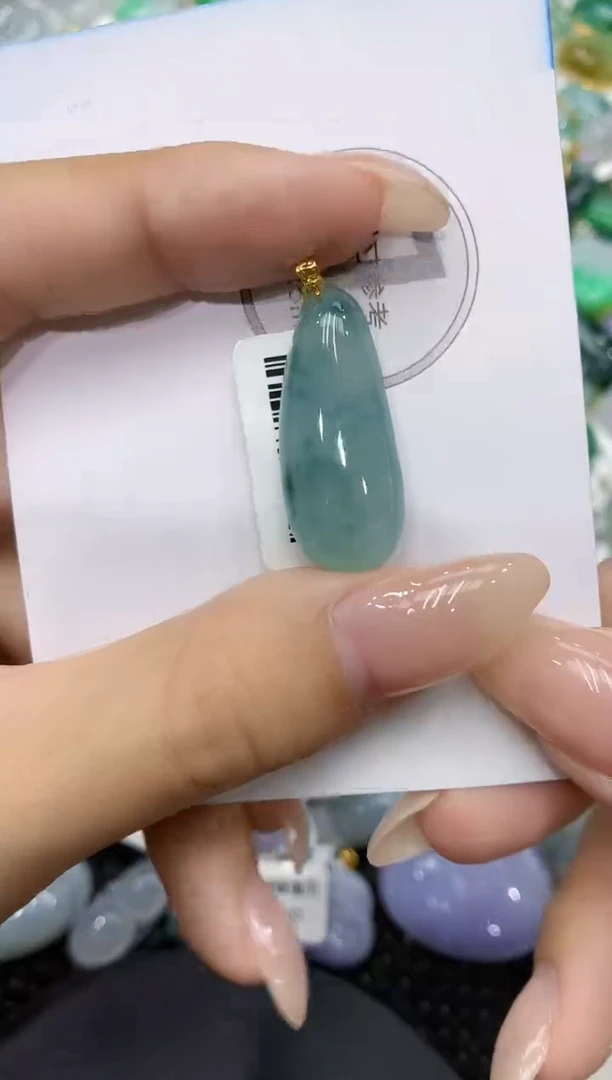 颈饰18K金镶嵌翡翠111111111111