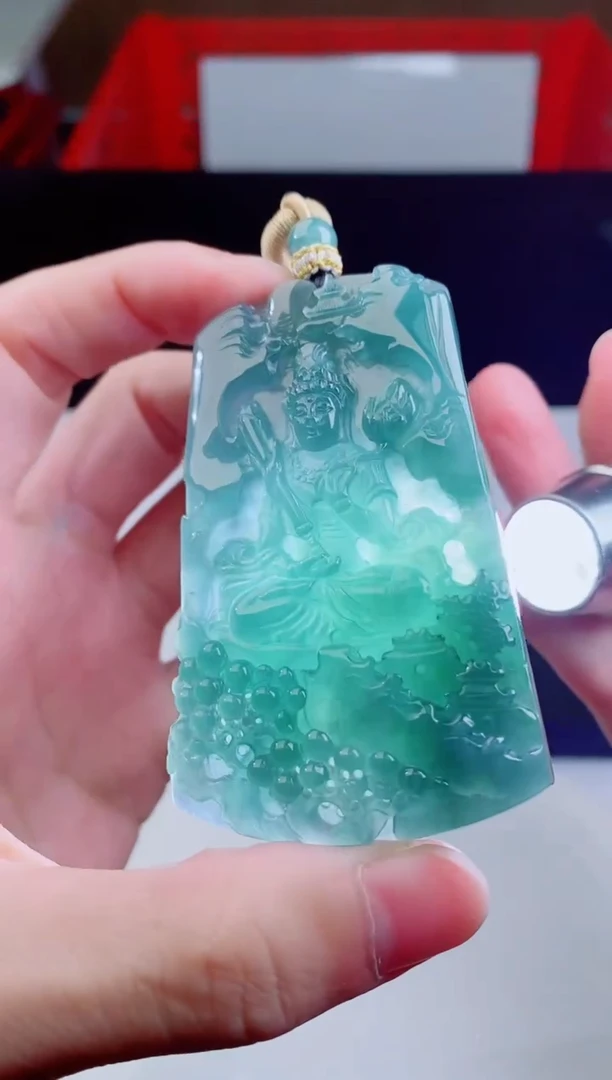 颈饰未镶嵌翡翠   ·