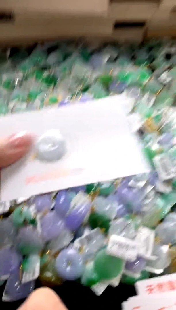 颈饰未镶嵌翡翠1
