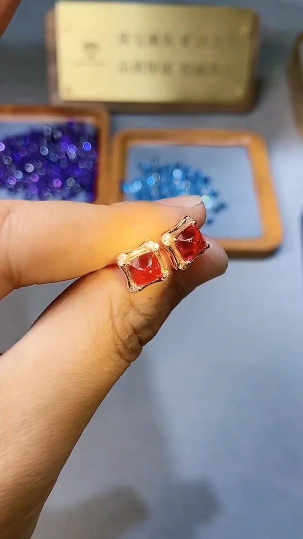 【闪购商品】红宝石耳饰银S925镶嵌354