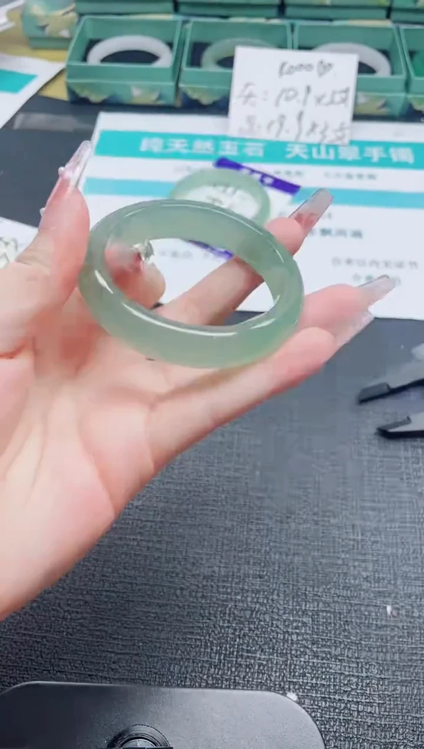 未镶嵌手镯石英质玉86-53