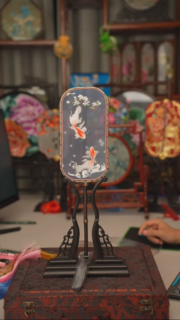 扇子团扇 绣花双面非遗（带扇架）