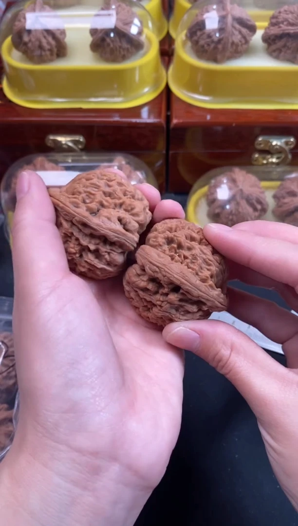 把件文玩核桃南疆石44尺Q527