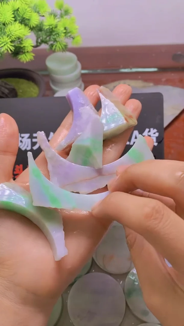 翡翠未镶嵌颈饰天然缅甸A货776