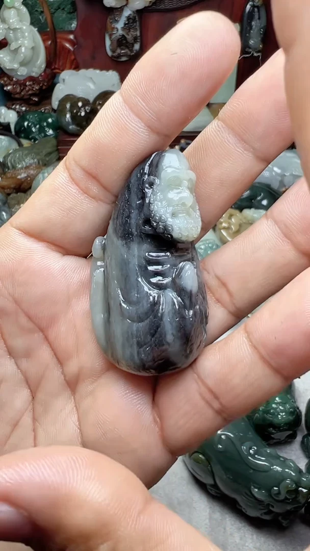 和田玉未镶嵌把件-