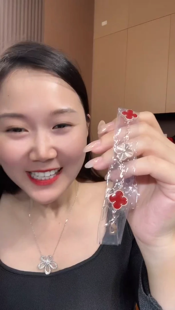【闪购商品】玛瑙/玉髓手链18K金镶嵌红花镭射手链GHJ