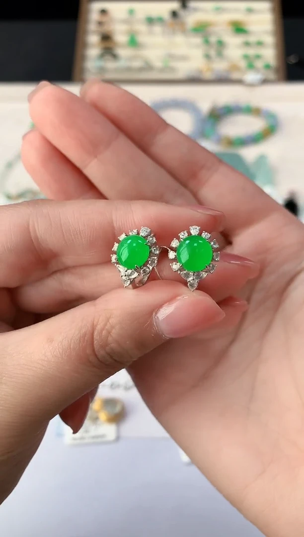 18K金镶嵌翡翠耳饰91