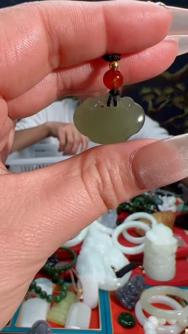 【闪购商品】和田玉吊坠未镶嵌1