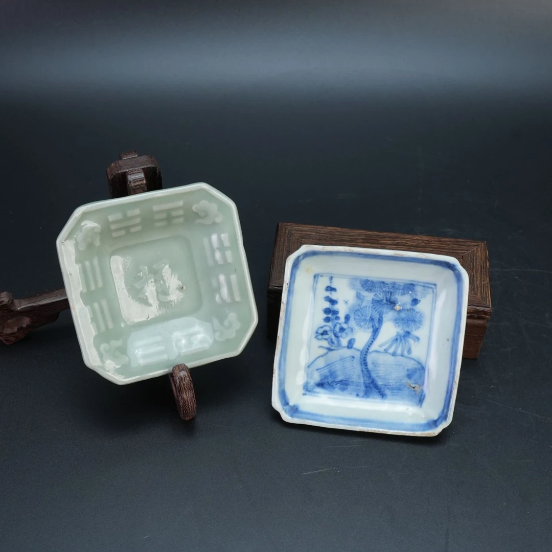 lot12917 3106 明天启 四方盘  清乾隆  梅子青釉小笔舔 D:8.5