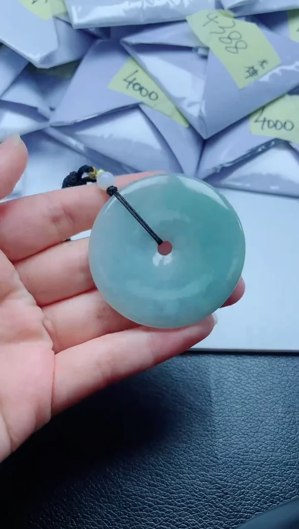 翡翠未镶嵌颈饰