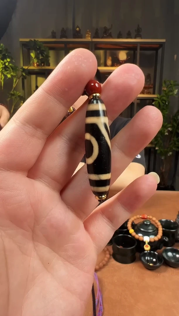 玛瑙/玉髓（覆膜）颈饰未镶嵌一眼吊坠