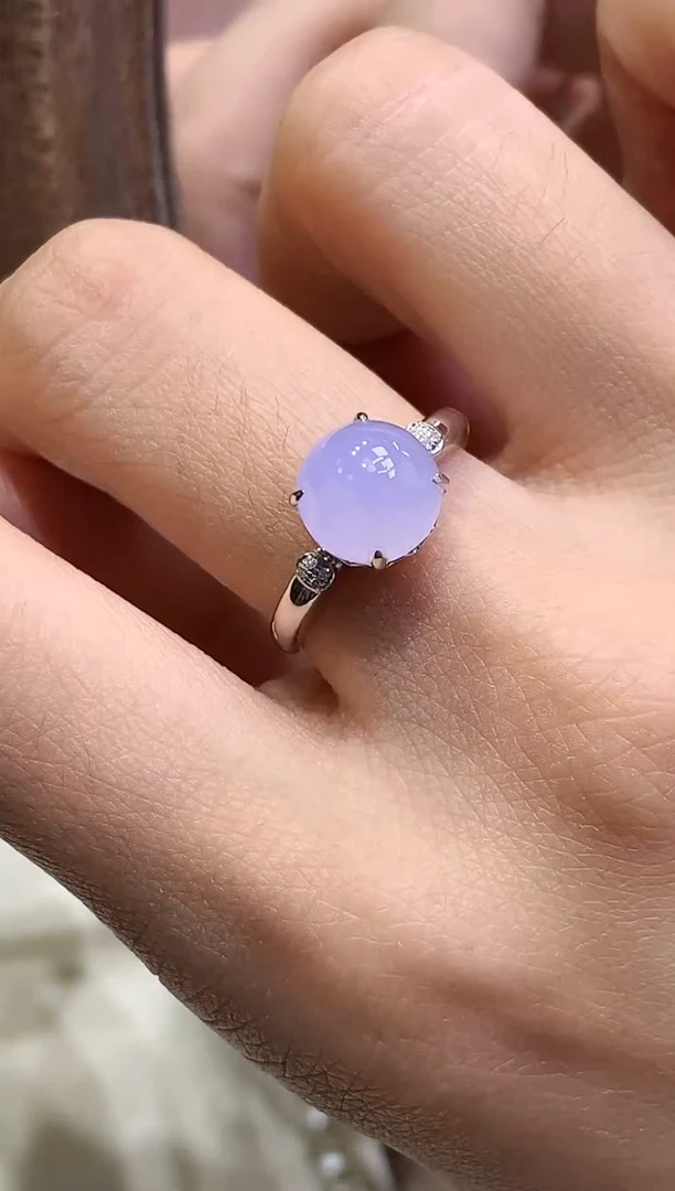 18K金镶嵌挂件翡翠貔貅戒指