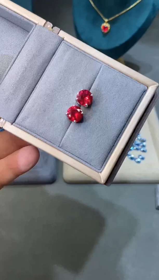 银S925镶嵌耳饰红宝石.......