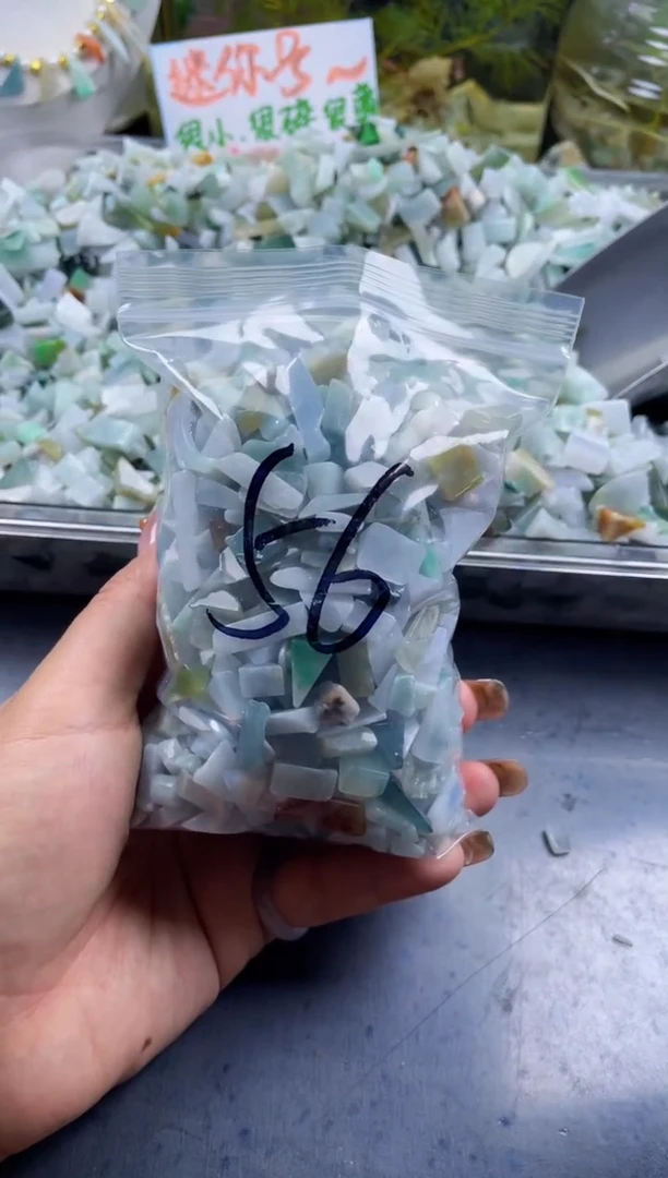 配石翡翠天然翡翠迷你500克56