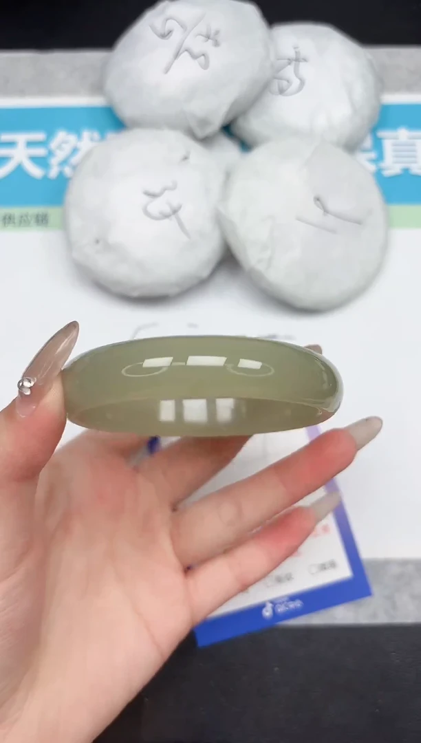 未镶嵌手镯石英质玉379-60