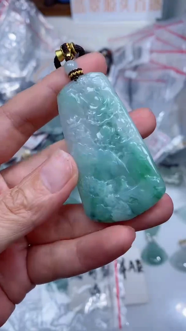 颈饰未镶嵌翡翠吊坠