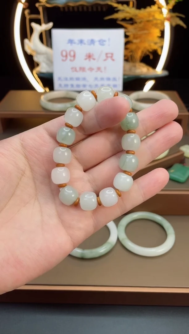 【闪购商品】石英质玉手镯未镶嵌天山翠桶珠手串