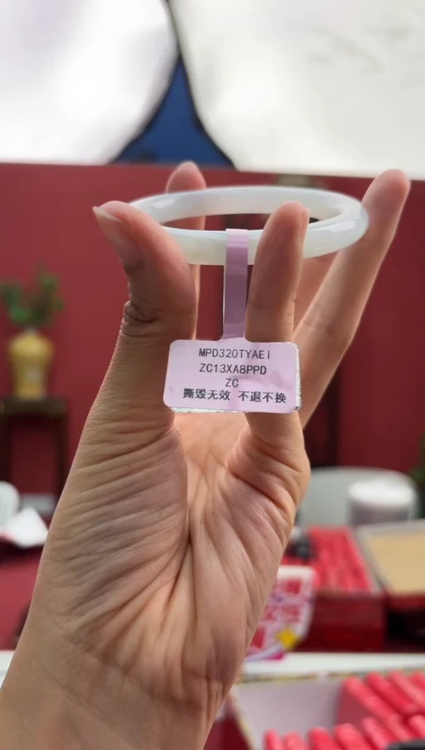 未镶嵌手镯（圆镯）翡翠翡翠手镯5