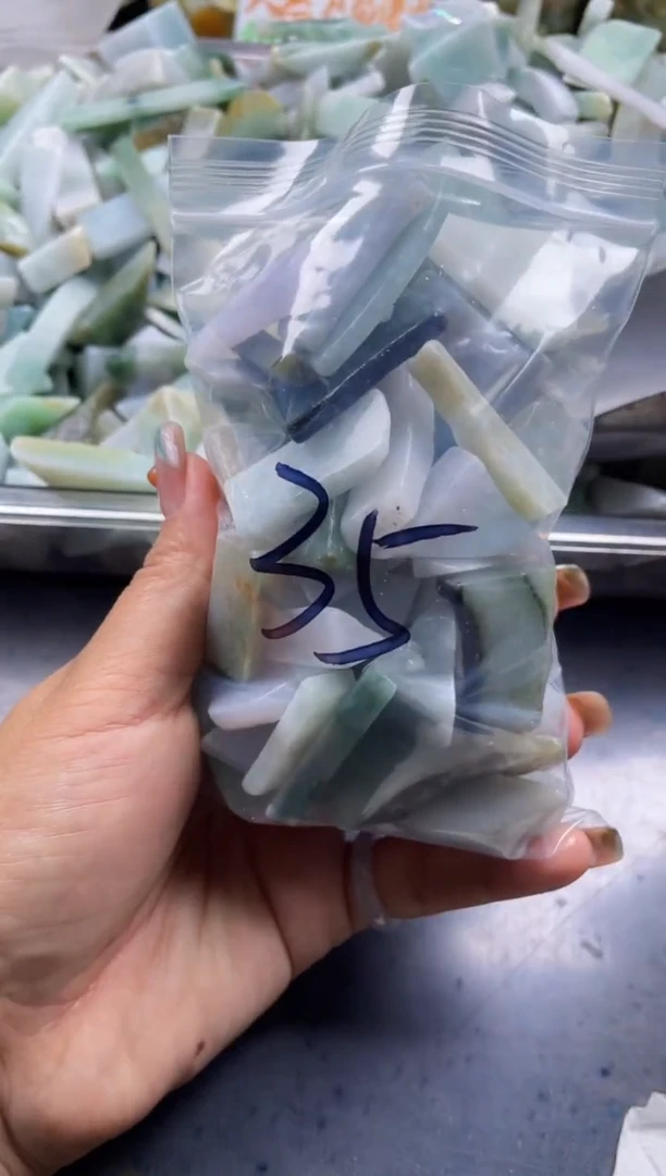 配石翡翠天然翡翠中号500克35